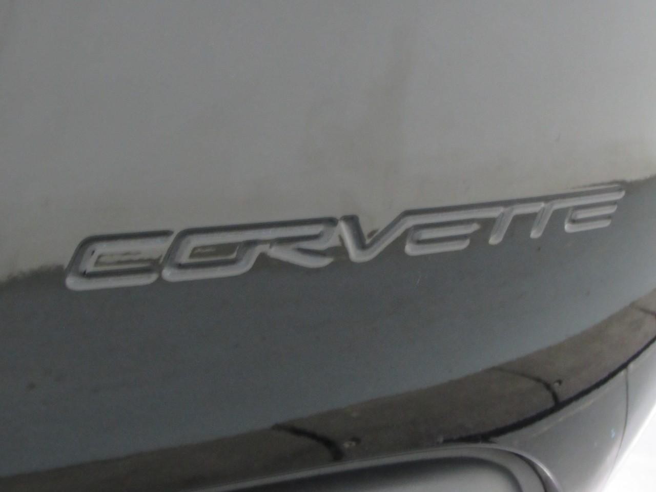 Chevrolet Corvette Vehicle Full-screen Gallery Image 25