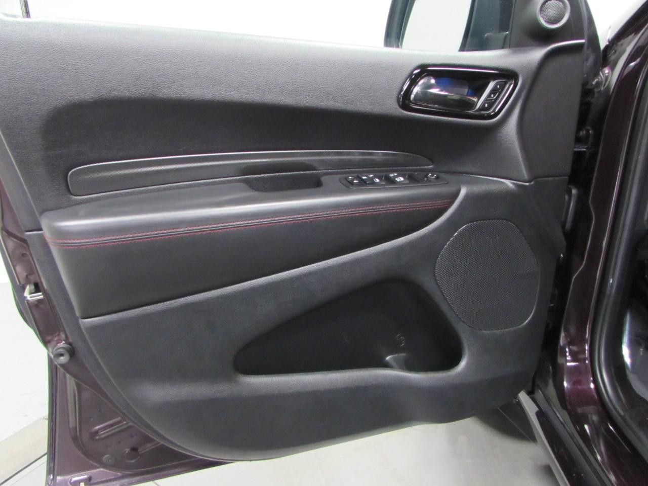 Dodge Durango Vehicle Full-screen Gallery Image 12
