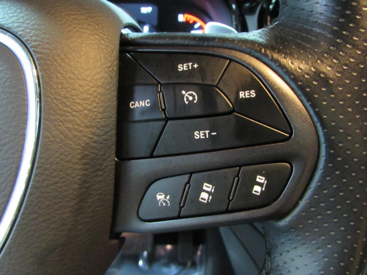 Dodge Durango Vehicle Full-screen Gallery Image 28