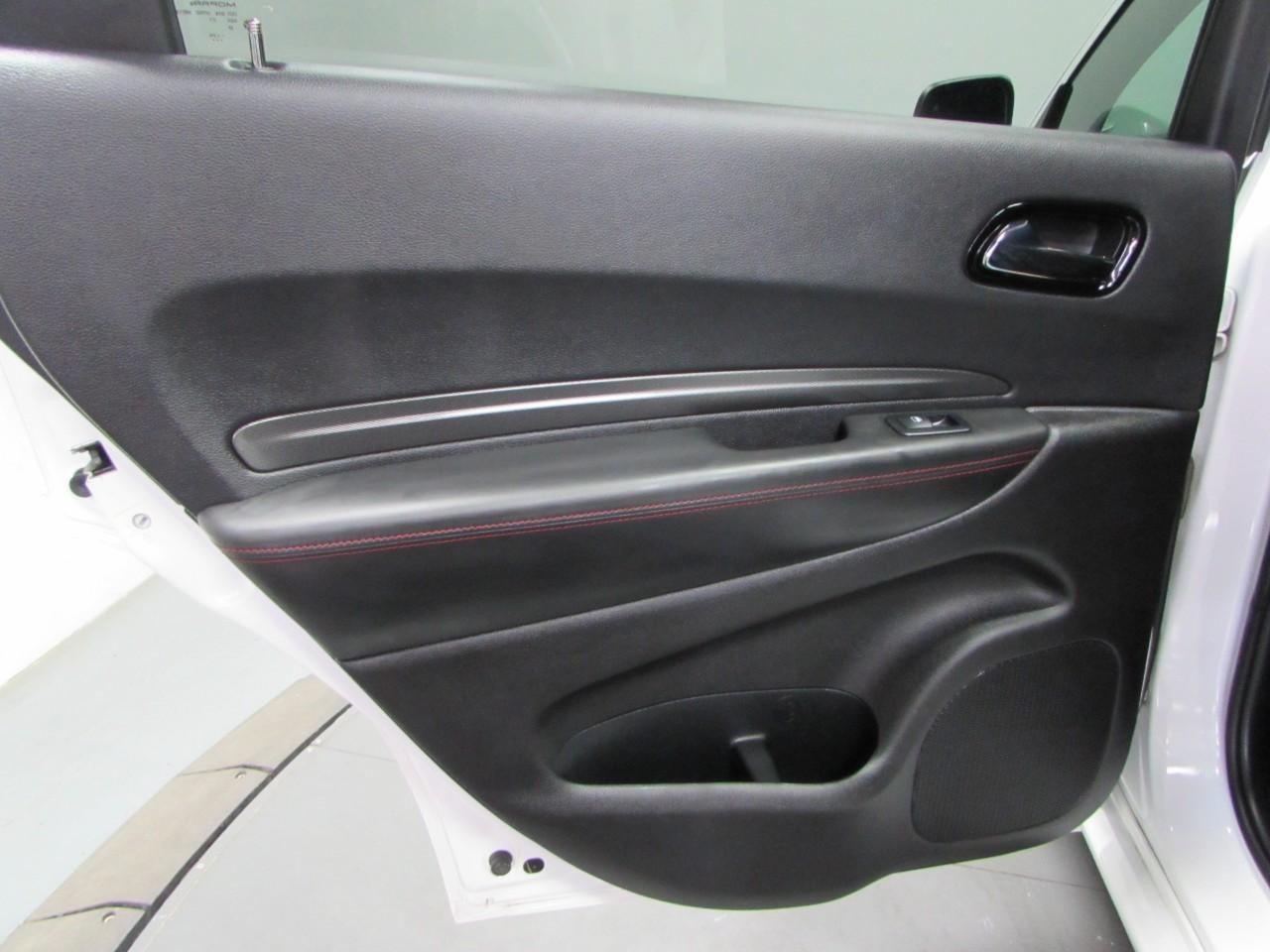 Dodge Durango Vehicle Full-screen Gallery Image 14