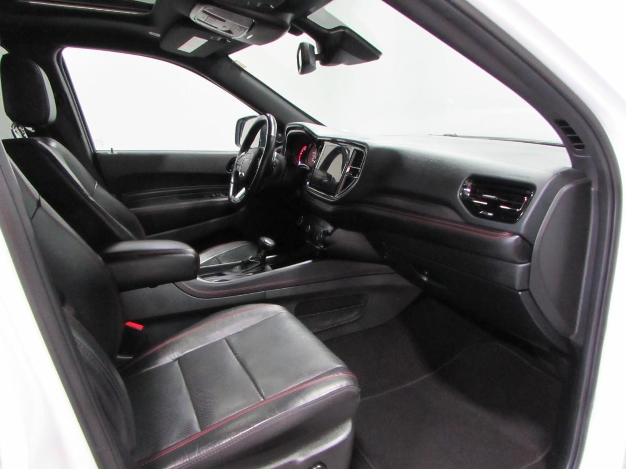 Dodge Durango Vehicle Full-screen Gallery Image 18