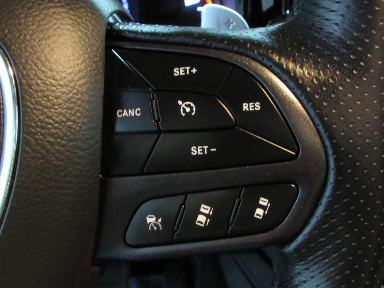 Dodge Durango Vehicle Full-screen Gallery Image 28