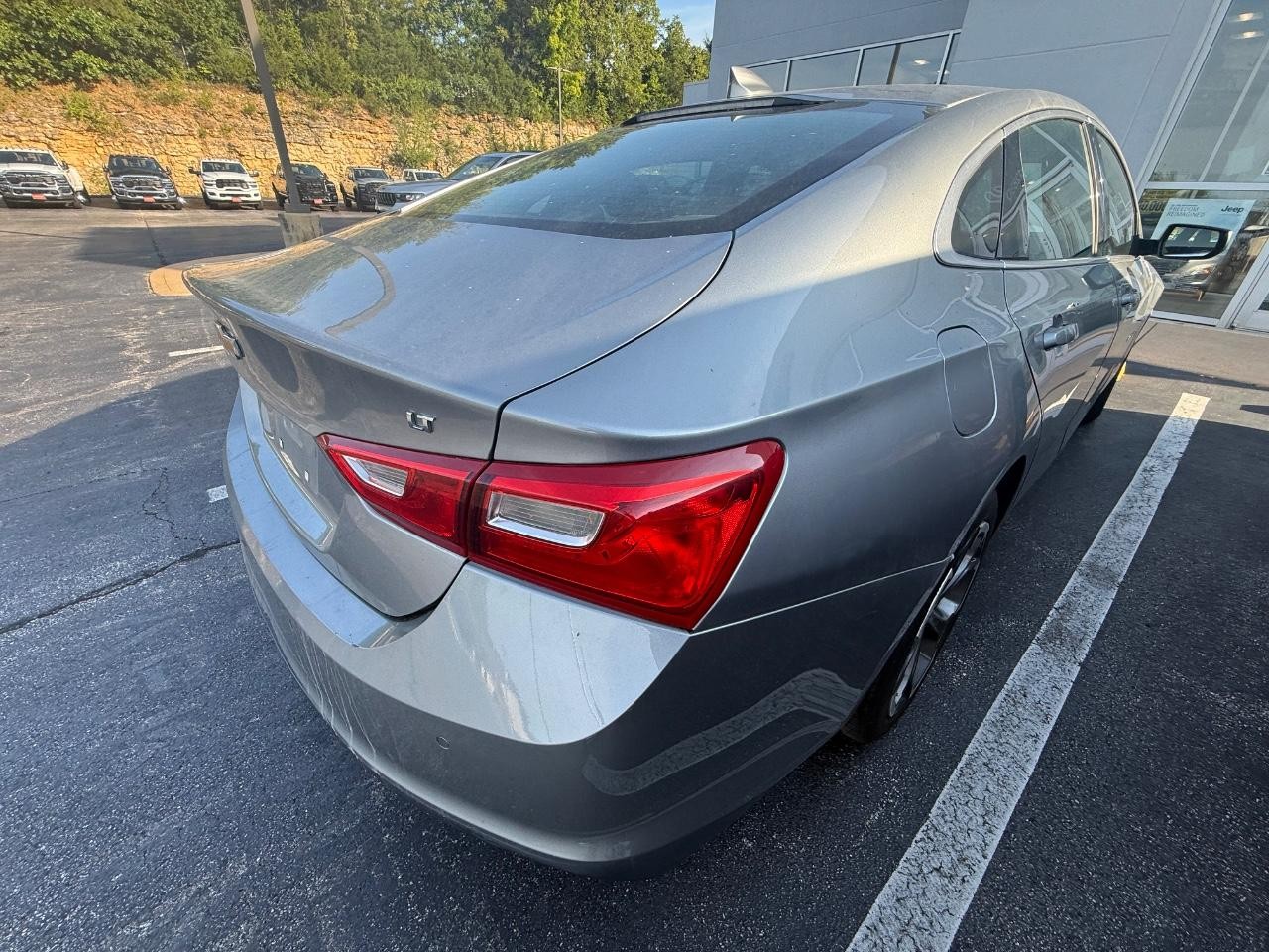 Chevrolet Malibu Vehicle Full-screen Gallery Image 05