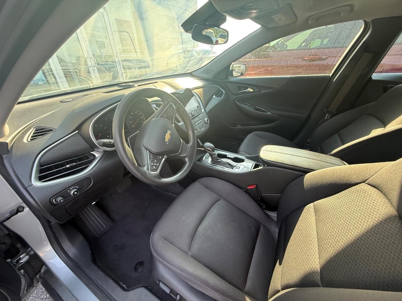 Chevrolet Malibu Vehicle Full-screen Gallery Image 09