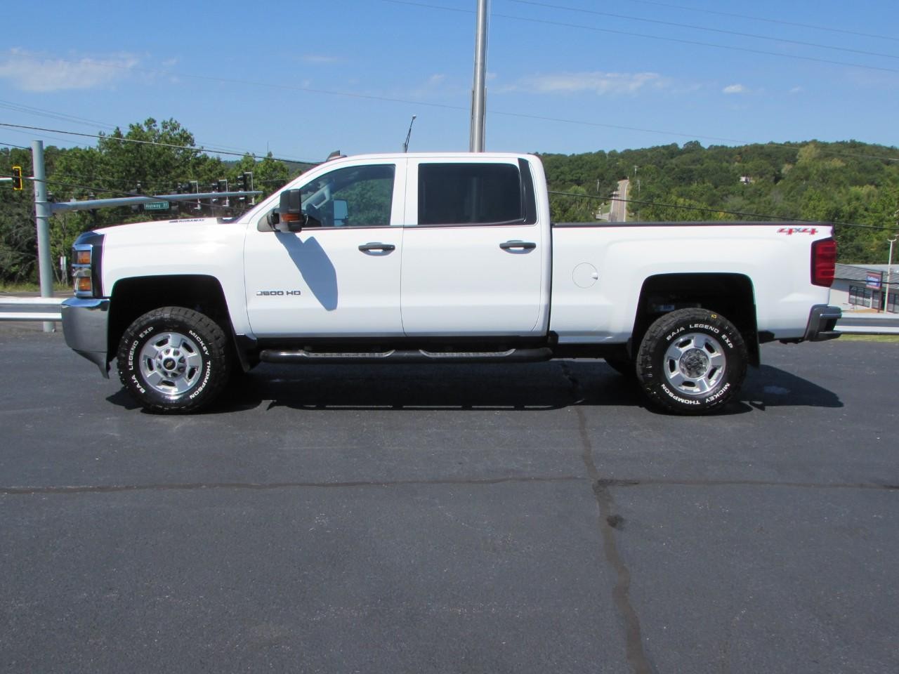 Chevrolet Silverado 2500HD Vehicle Full-screen Gallery Image 04
