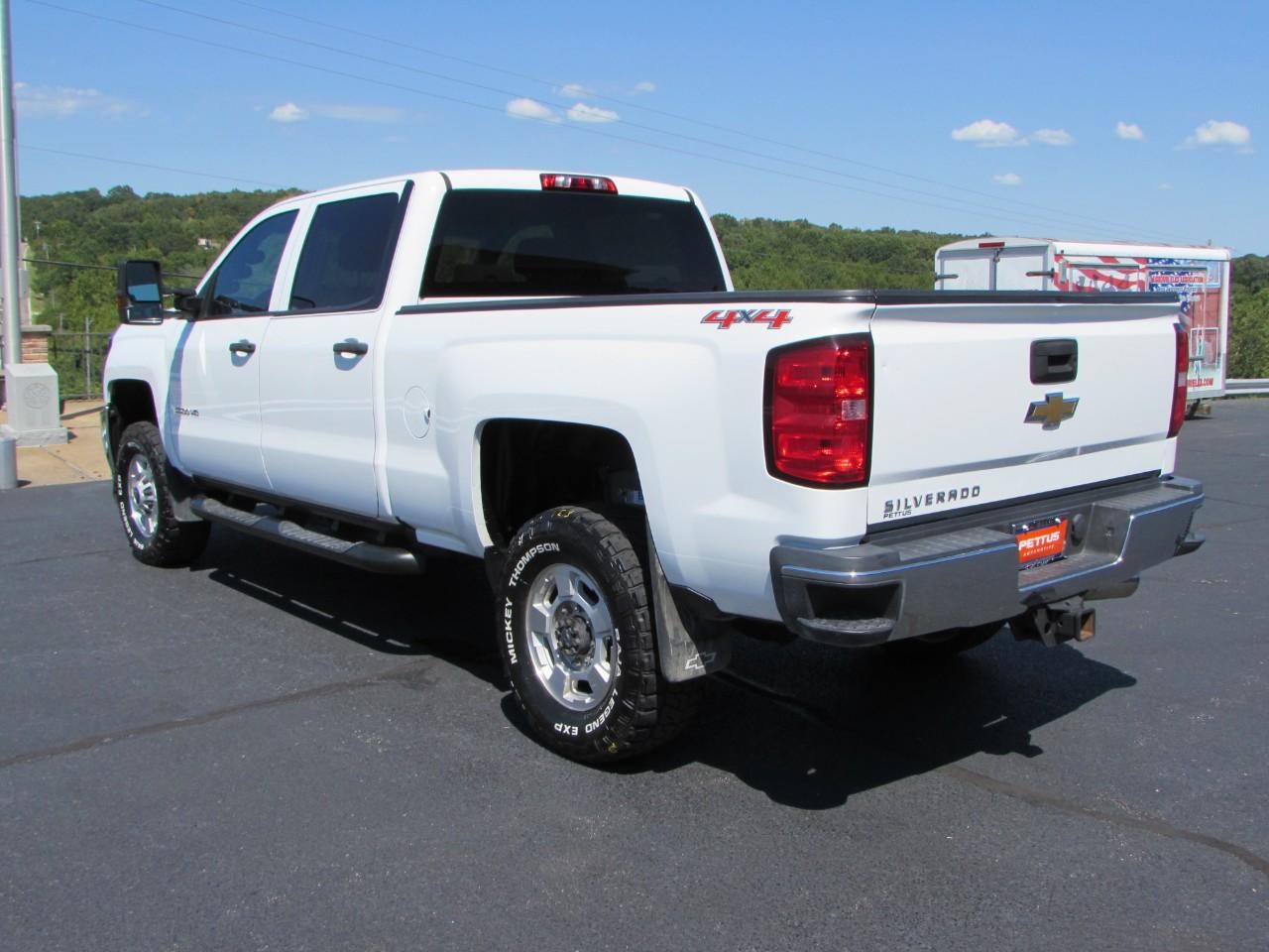 Chevrolet Silverado 2500HD Vehicle Full-screen Gallery Image 05