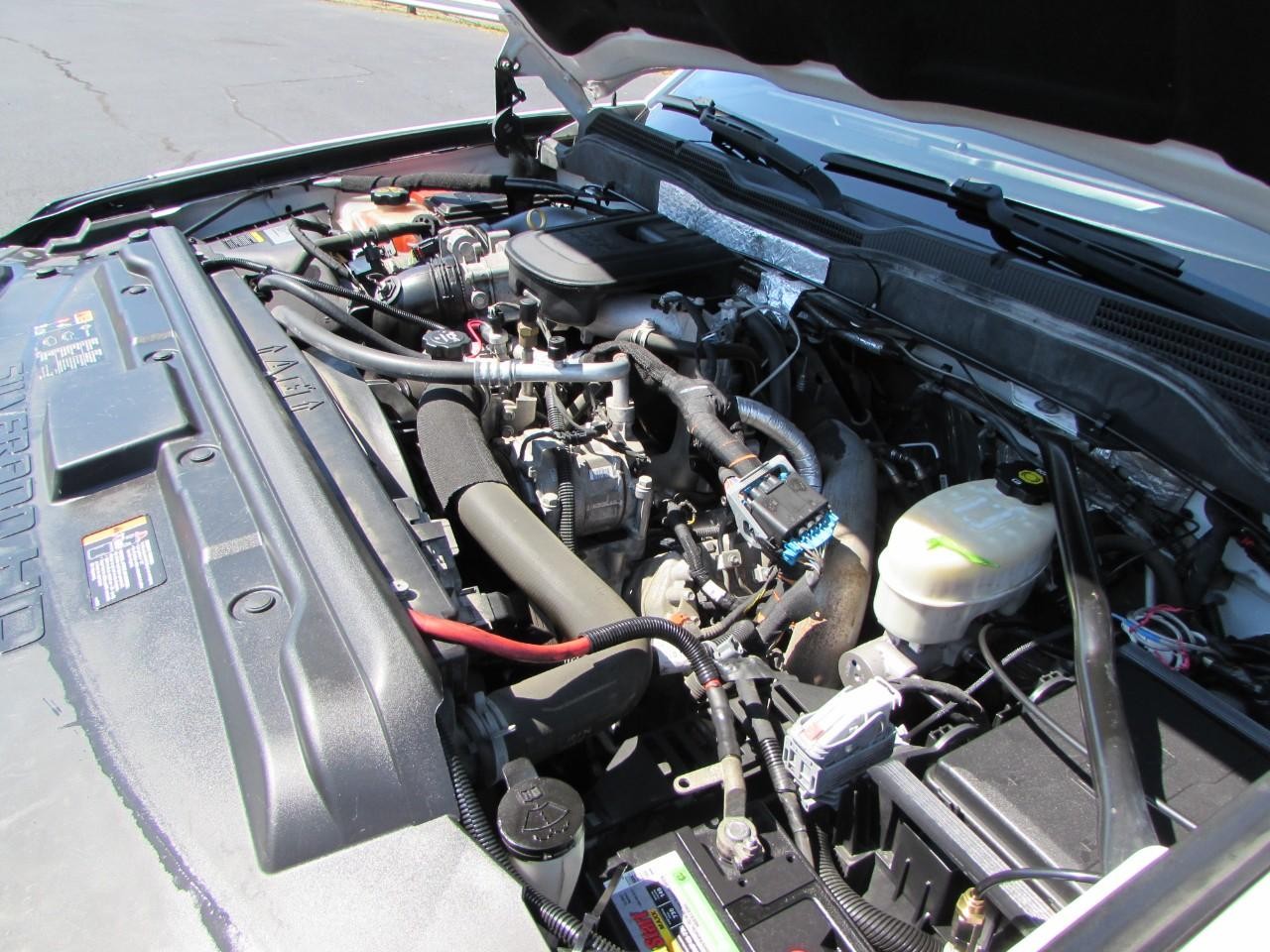 Chevrolet Silverado 2500HD Vehicle Full-screen Gallery Image 11
