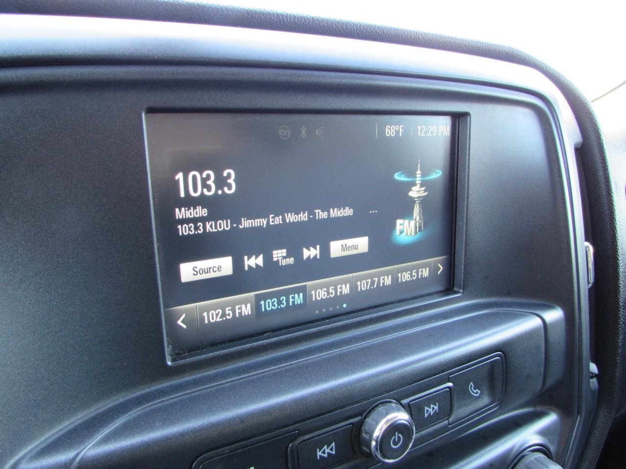 Chevrolet Silverado 2500HD Vehicle Full-screen Gallery Image 27
