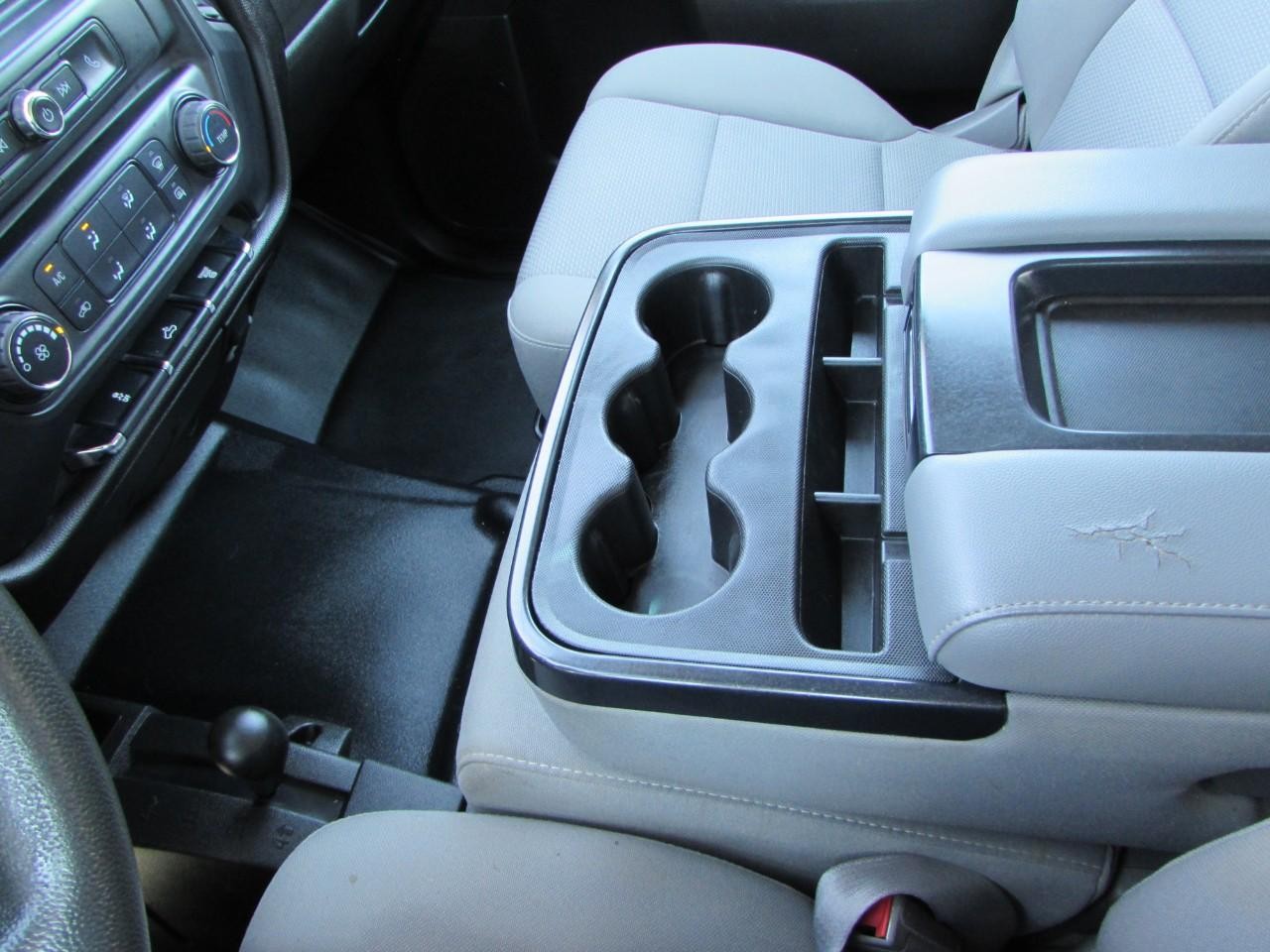 Chevrolet Silverado 2500HD Vehicle Full-screen Gallery Image 31