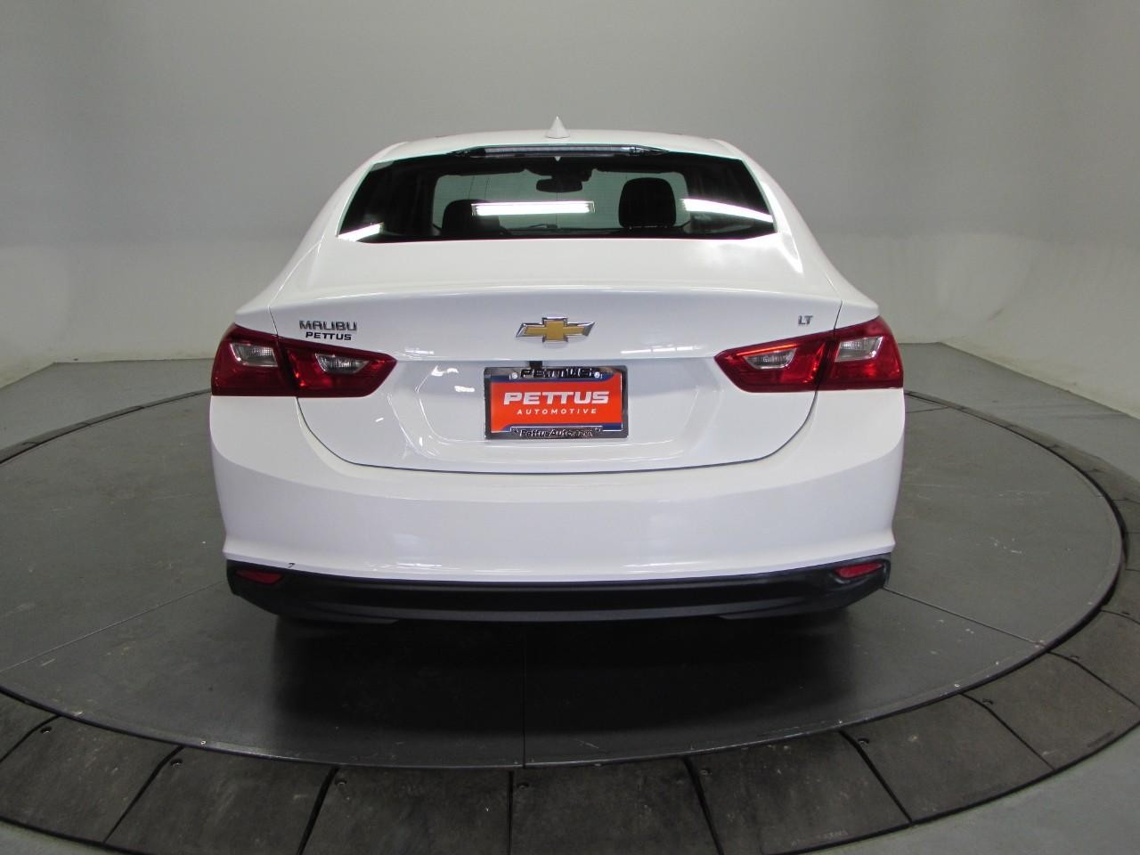 Chevrolet Malibu Vehicle Full-screen Gallery Image 06