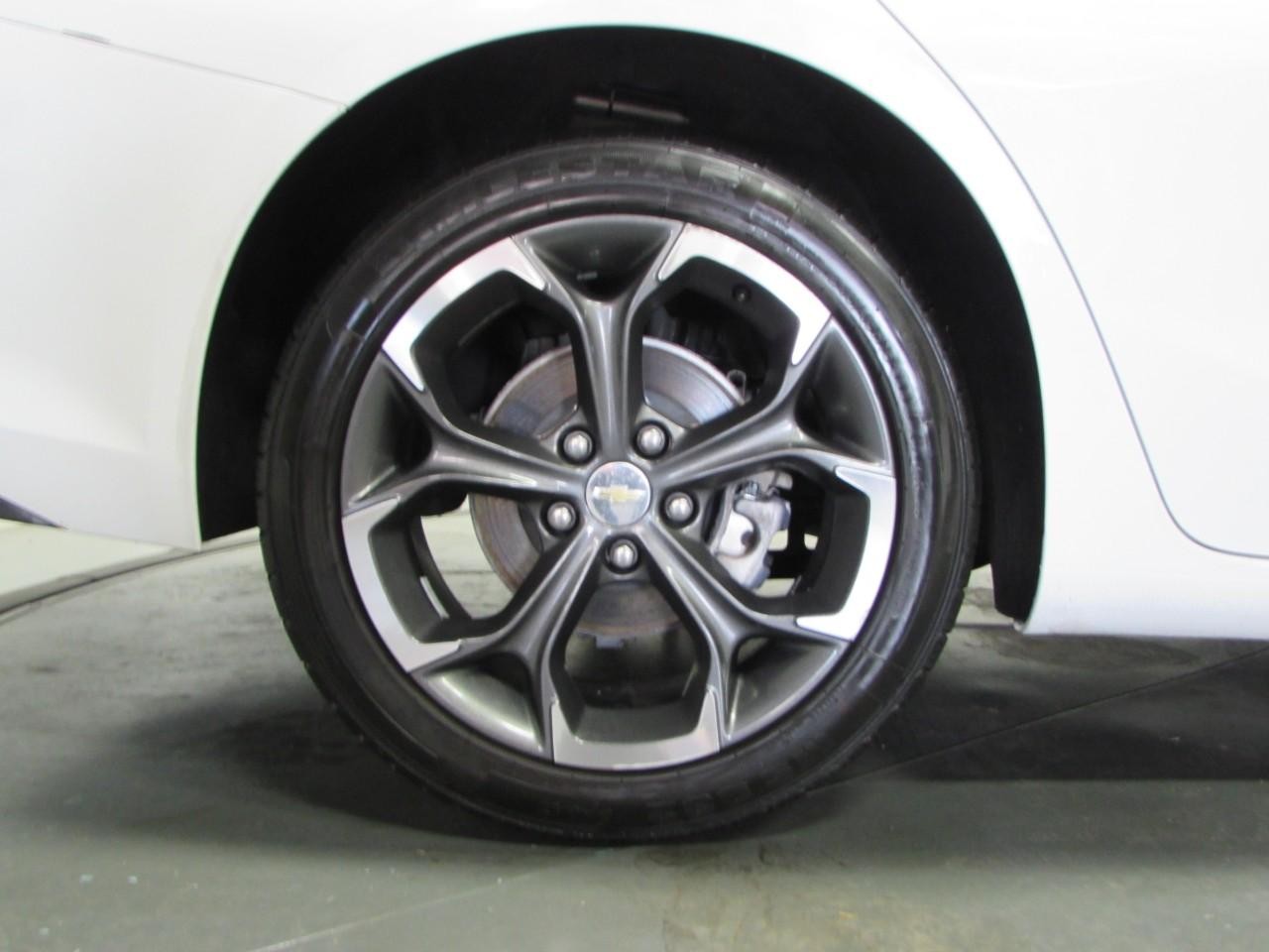 Chevrolet Malibu Vehicle Full-screen Gallery Image 09