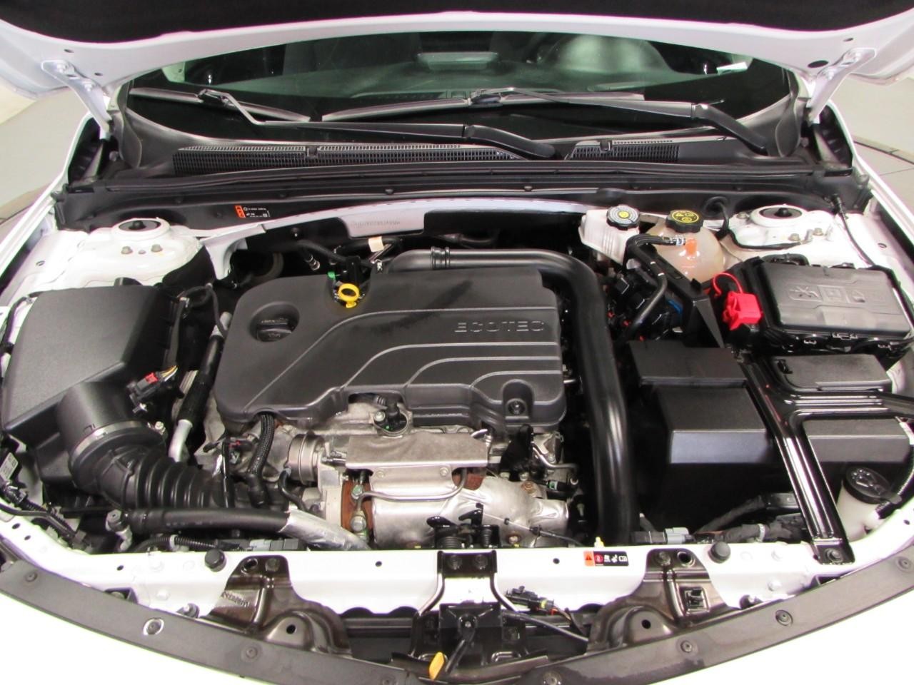 Chevrolet Malibu Vehicle Full-screen Gallery Image 10