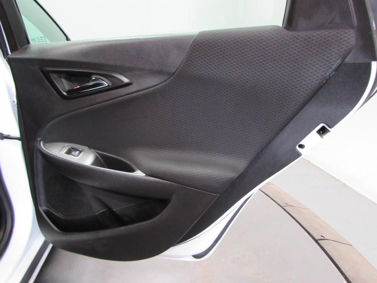 Chevrolet Malibu Vehicle Full-screen Gallery Image 18