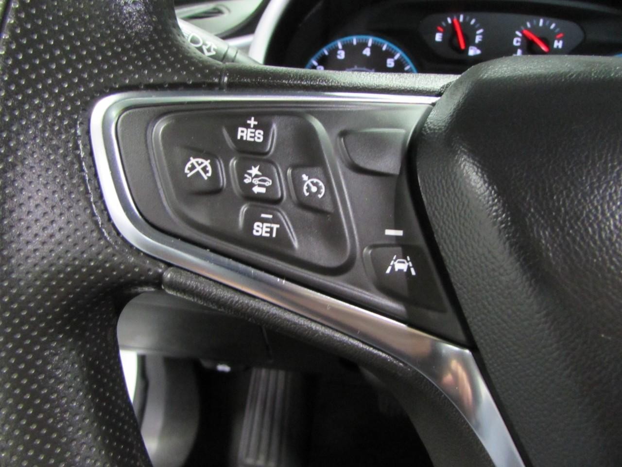 Chevrolet Malibu Vehicle Full-screen Gallery Image 24