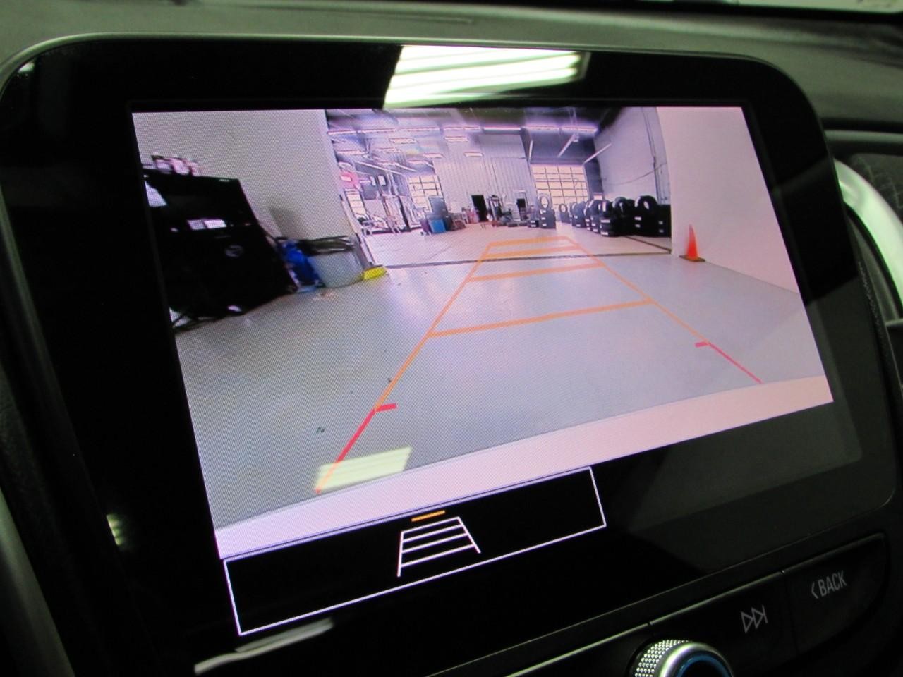Chevrolet Malibu Vehicle Full-screen Gallery Image 28