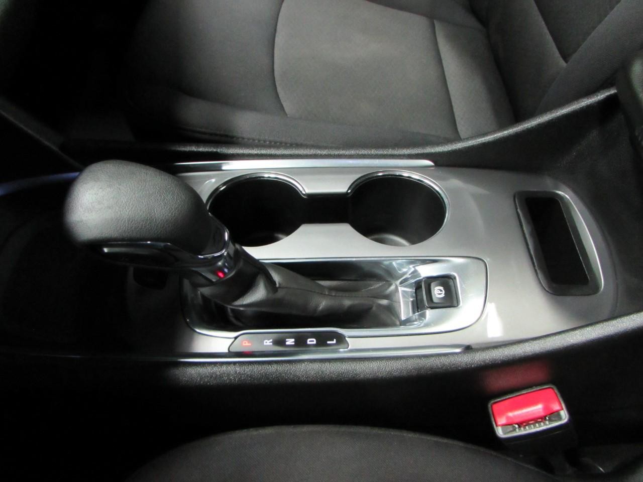 Chevrolet Malibu Vehicle Full-screen Gallery Image 30