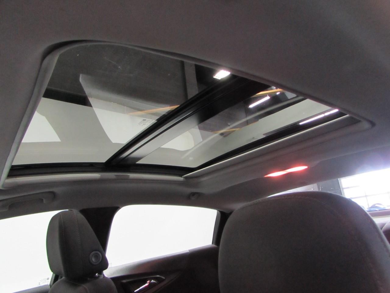 Chevrolet Malibu Vehicle Full-screen Gallery Image 31
