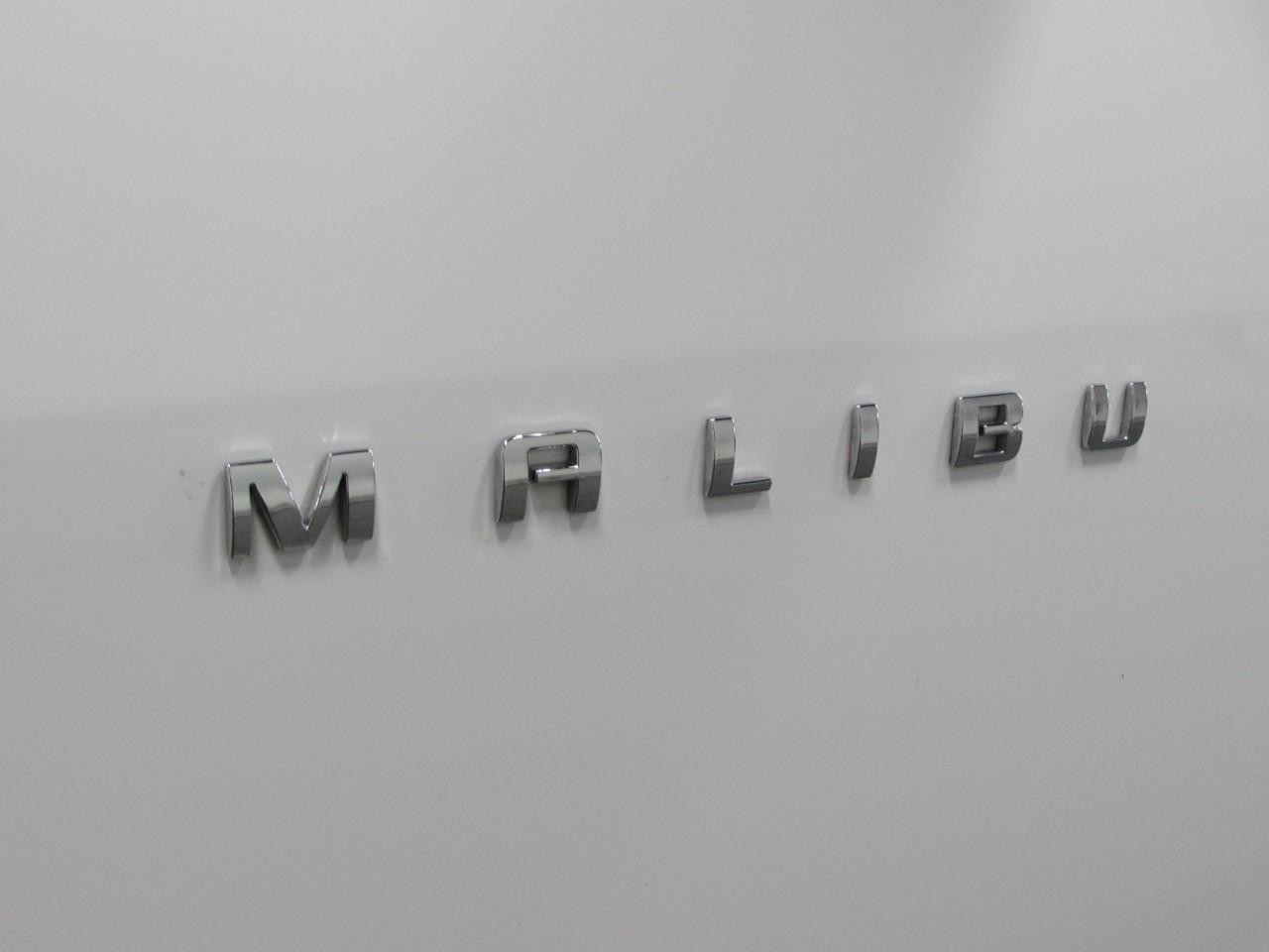 Chevrolet Malibu Vehicle Full-screen Gallery Image 32