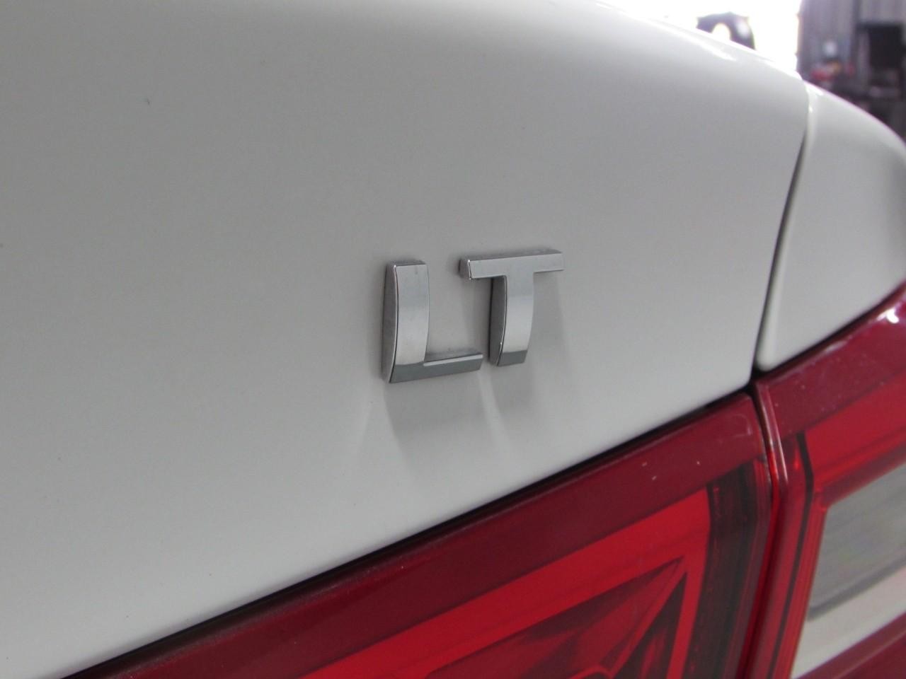 Chevrolet Malibu Vehicle Full-screen Gallery Image 35