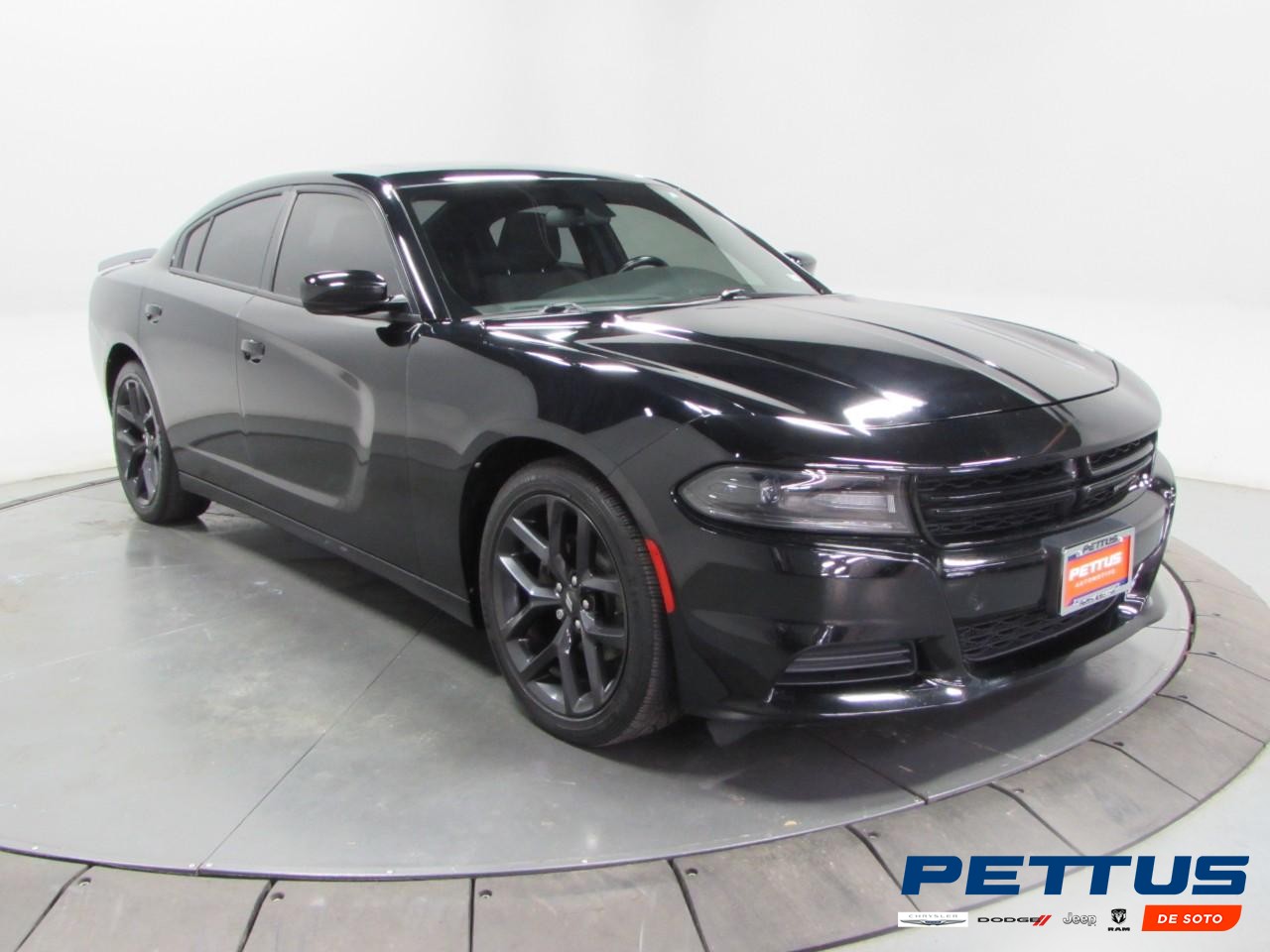 Dodge Charger Vehicle Full-screen Gallery Image 01