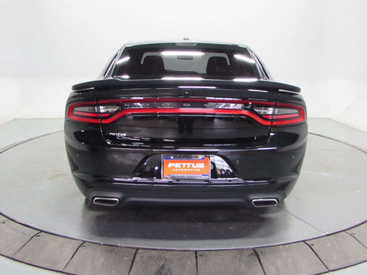 Dodge Charger Vehicle Full-screen Gallery Image 06