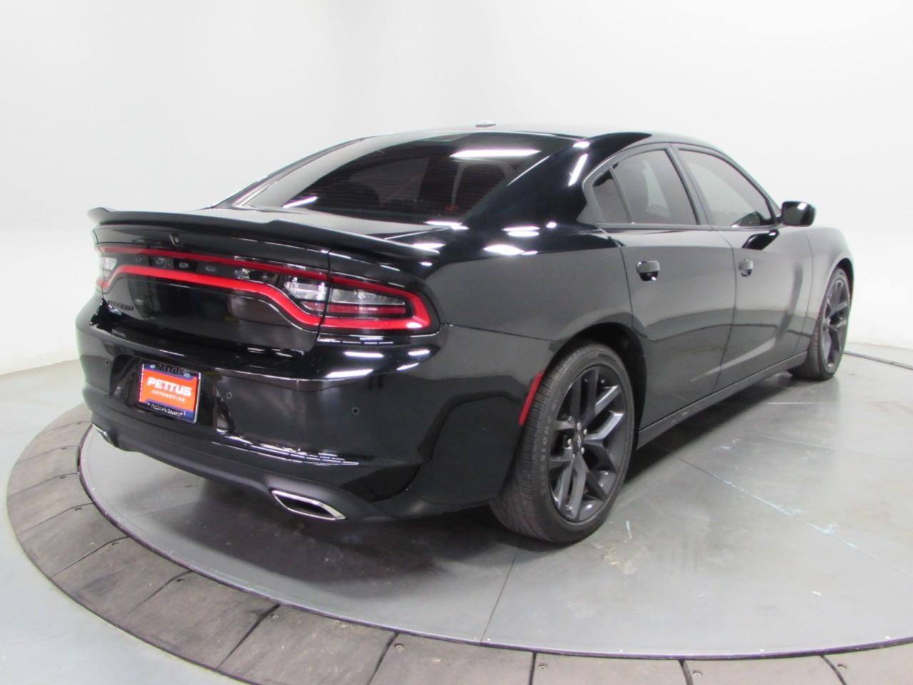 Dodge Charger Vehicle Full-screen Gallery Image 07