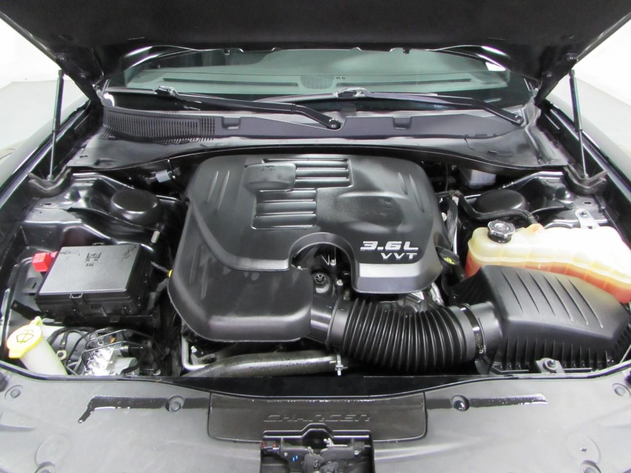 Dodge Charger Vehicle Full-screen Gallery Image 10