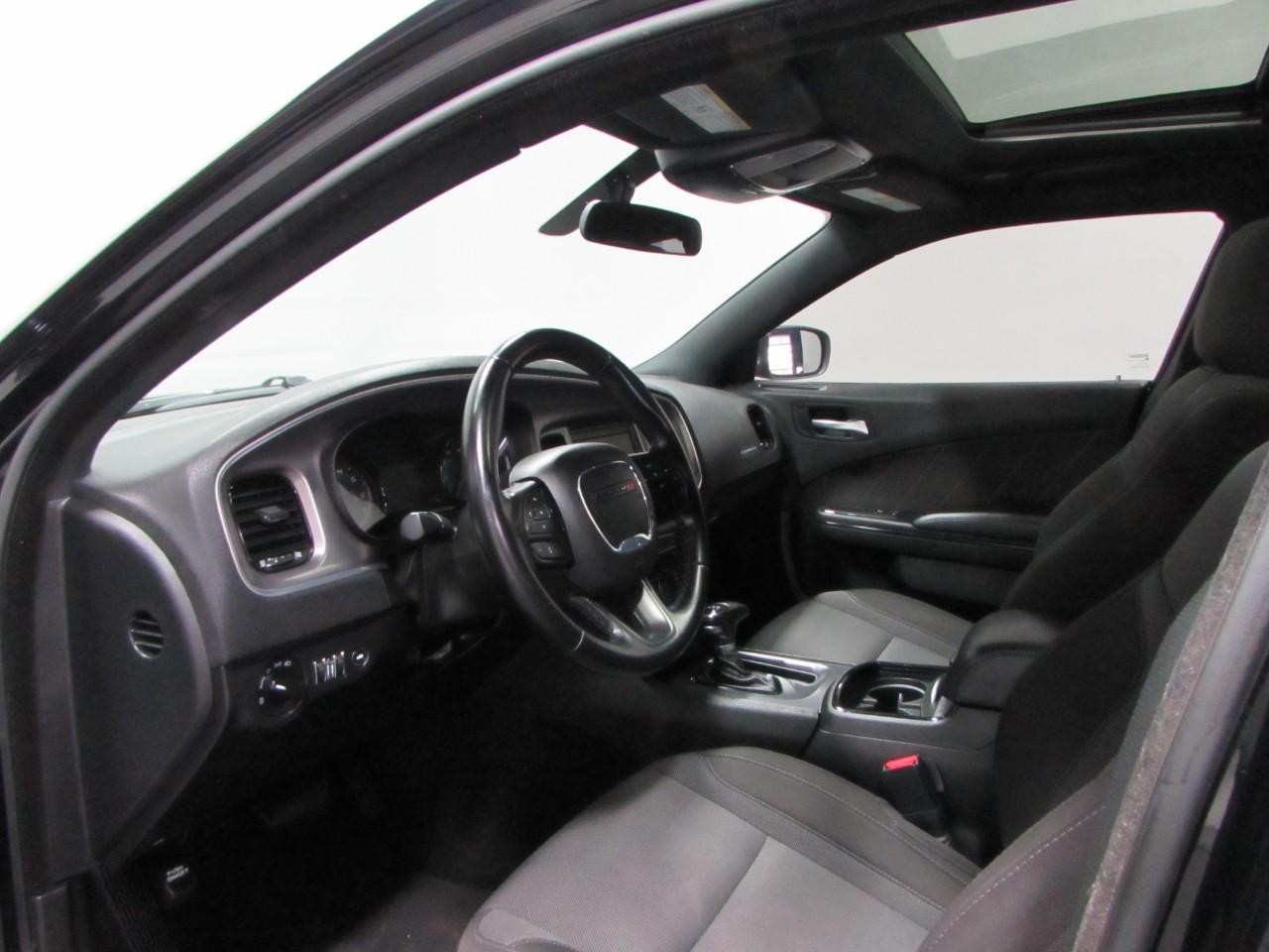 Dodge Charger Vehicle Full-screen Gallery Image 13