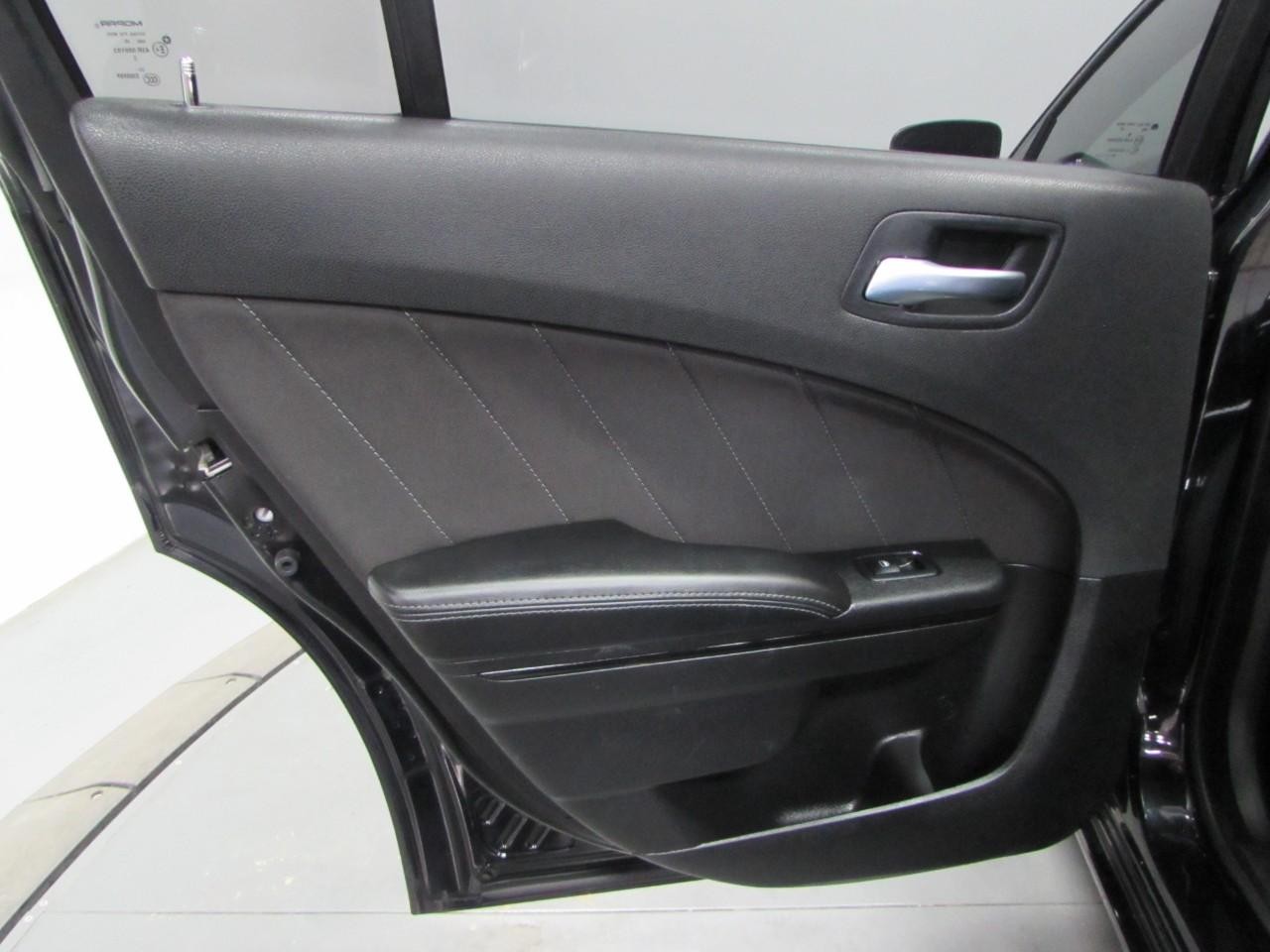 Dodge Charger Vehicle Full-screen Gallery Image 14