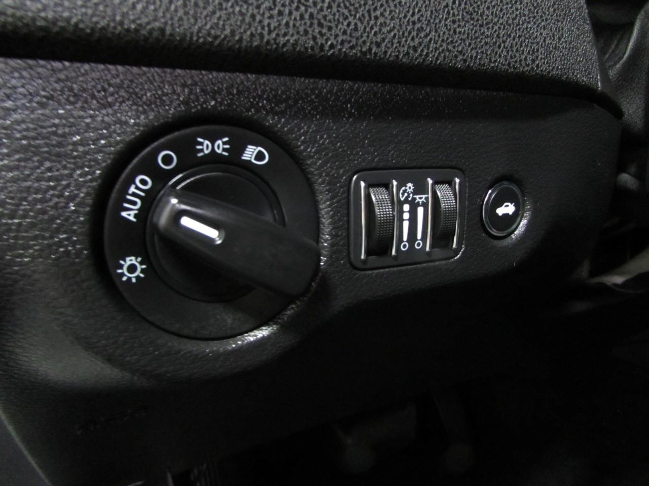 Dodge Charger Vehicle Full-screen Gallery Image 22