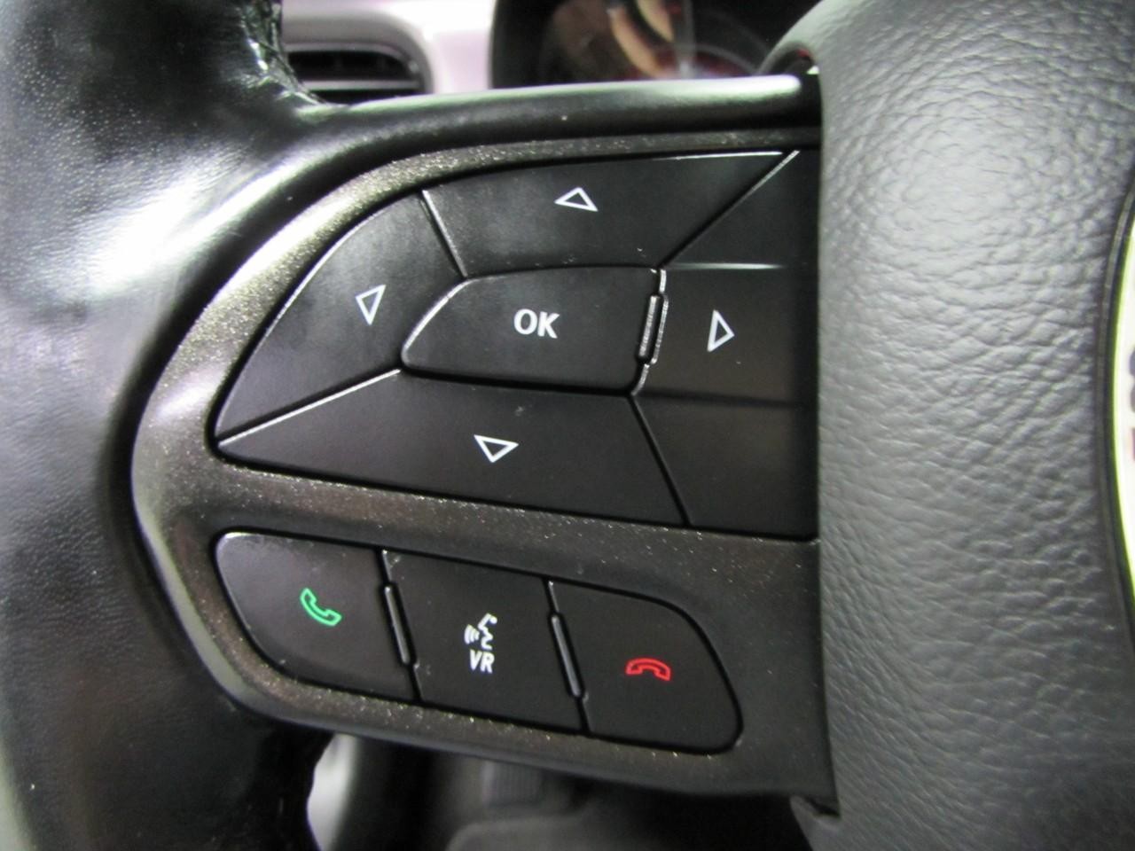 Dodge Charger Vehicle Full-screen Gallery Image 24