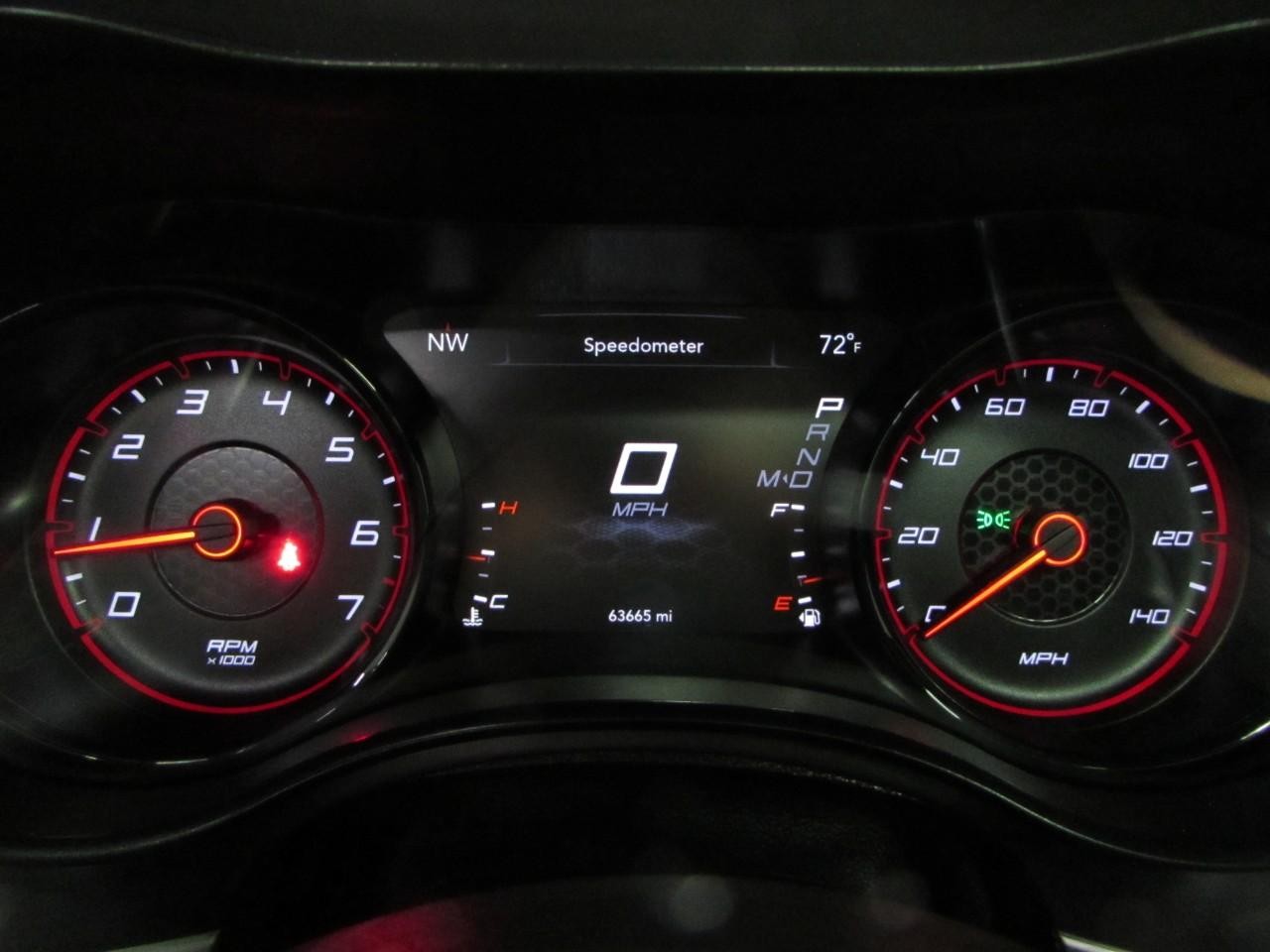 Dodge Charger Vehicle Full-screen Gallery Image 26
