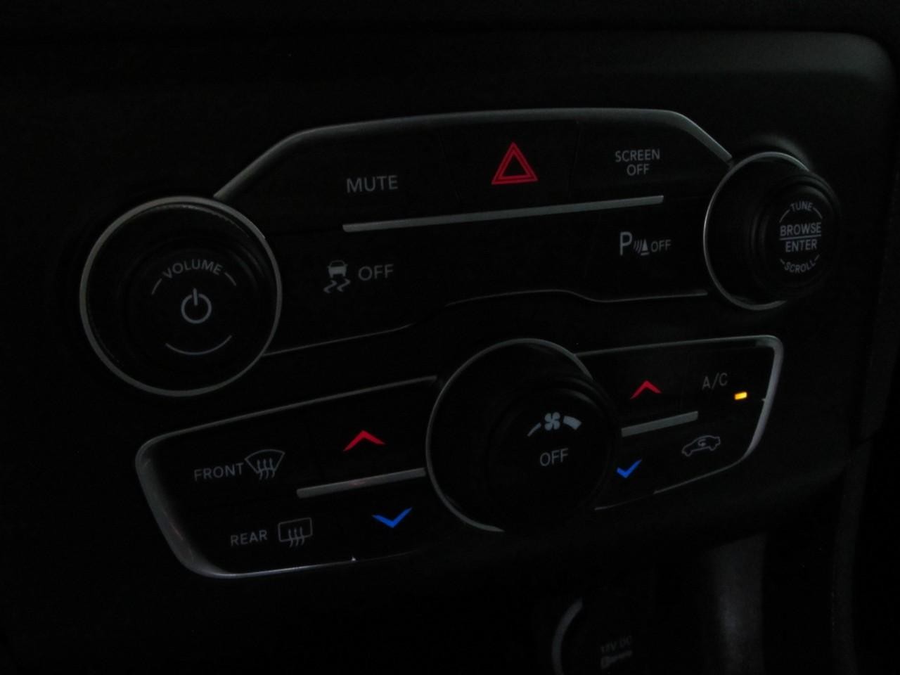 Dodge Charger Vehicle Full-screen Gallery Image 29