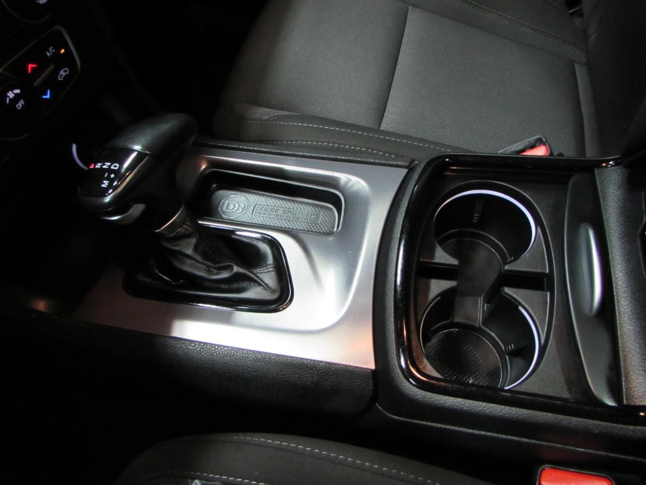 Dodge Charger Vehicle Full-screen Gallery Image 30