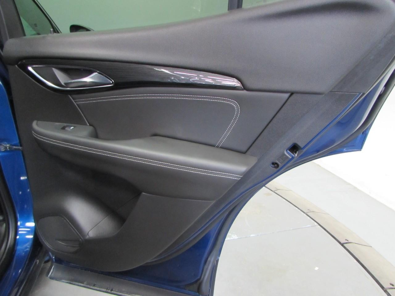 Buick Envision Vehicle Full-screen Gallery Image 18