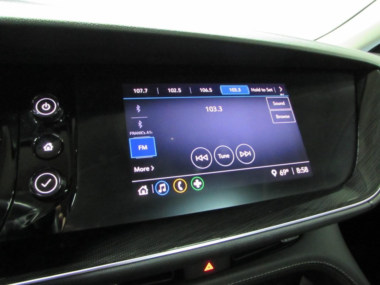 Buick Envision Vehicle Full-screen Gallery Image 27