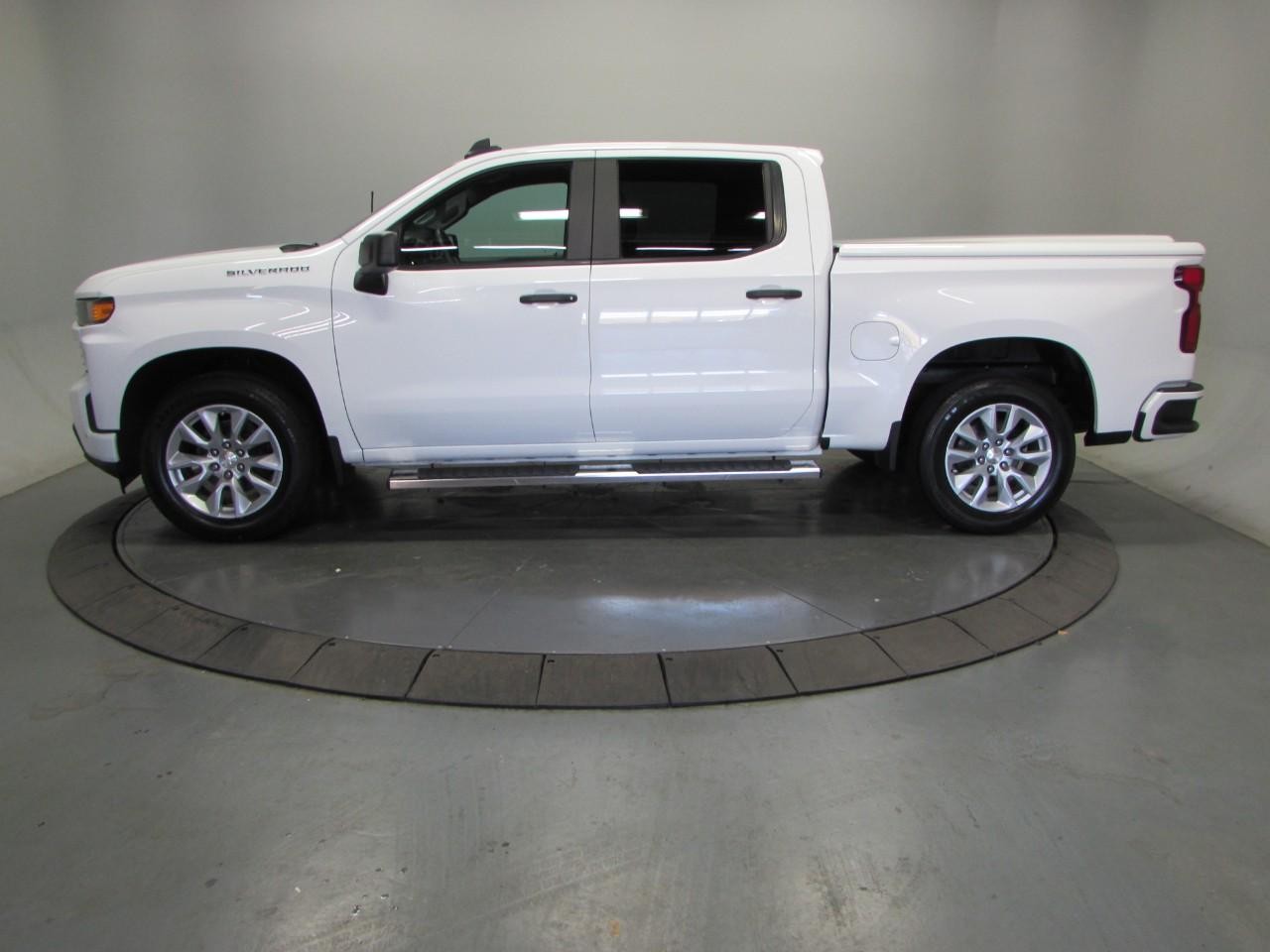 Chevrolet Silverado 1500 Vehicle Full-screen Gallery Image 04