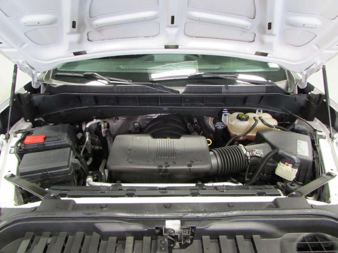 Chevrolet Silverado 1500 Vehicle Full-screen Gallery Image 10