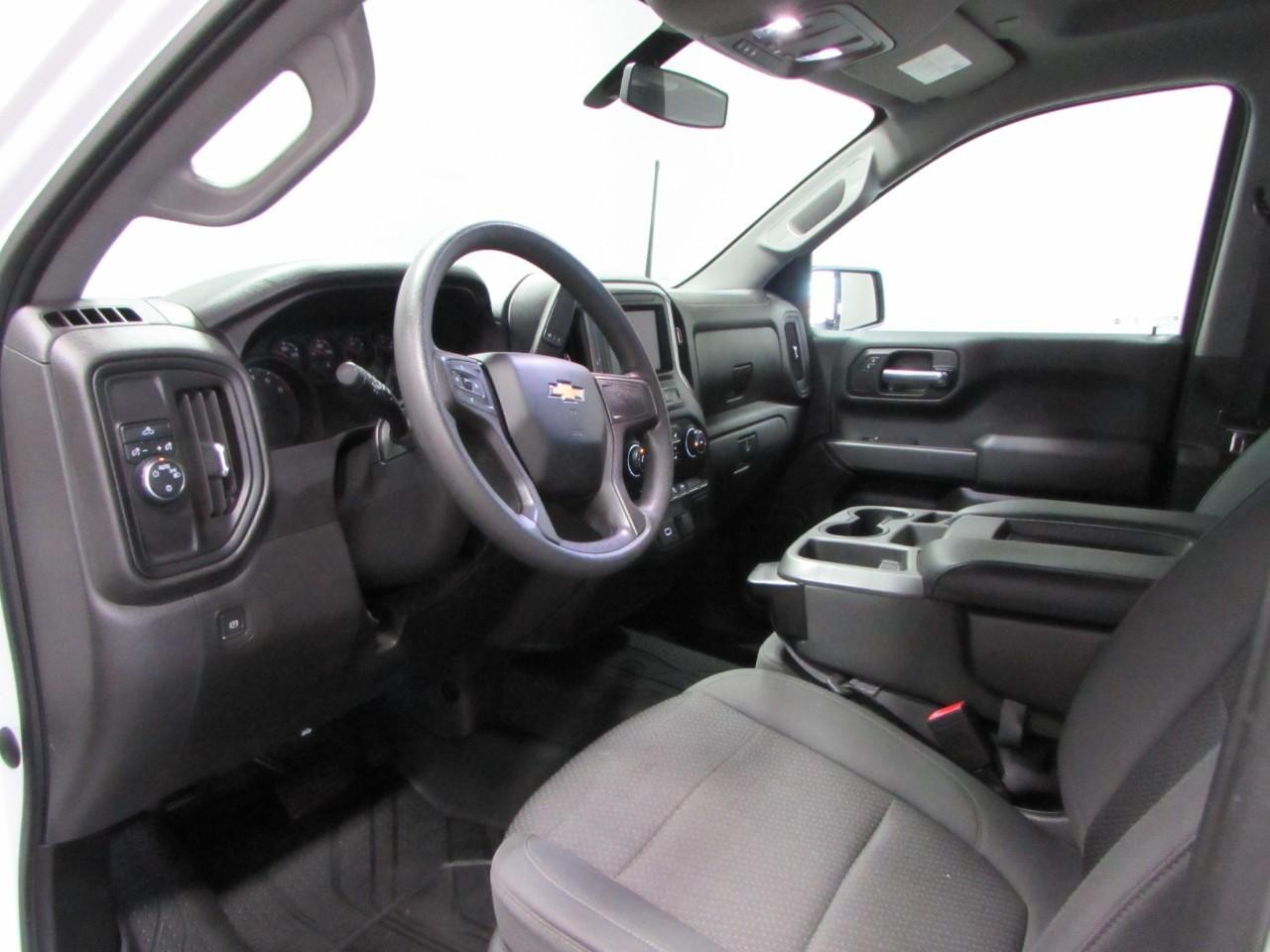 Chevrolet Silverado 1500 Vehicle Full-screen Gallery Image 13