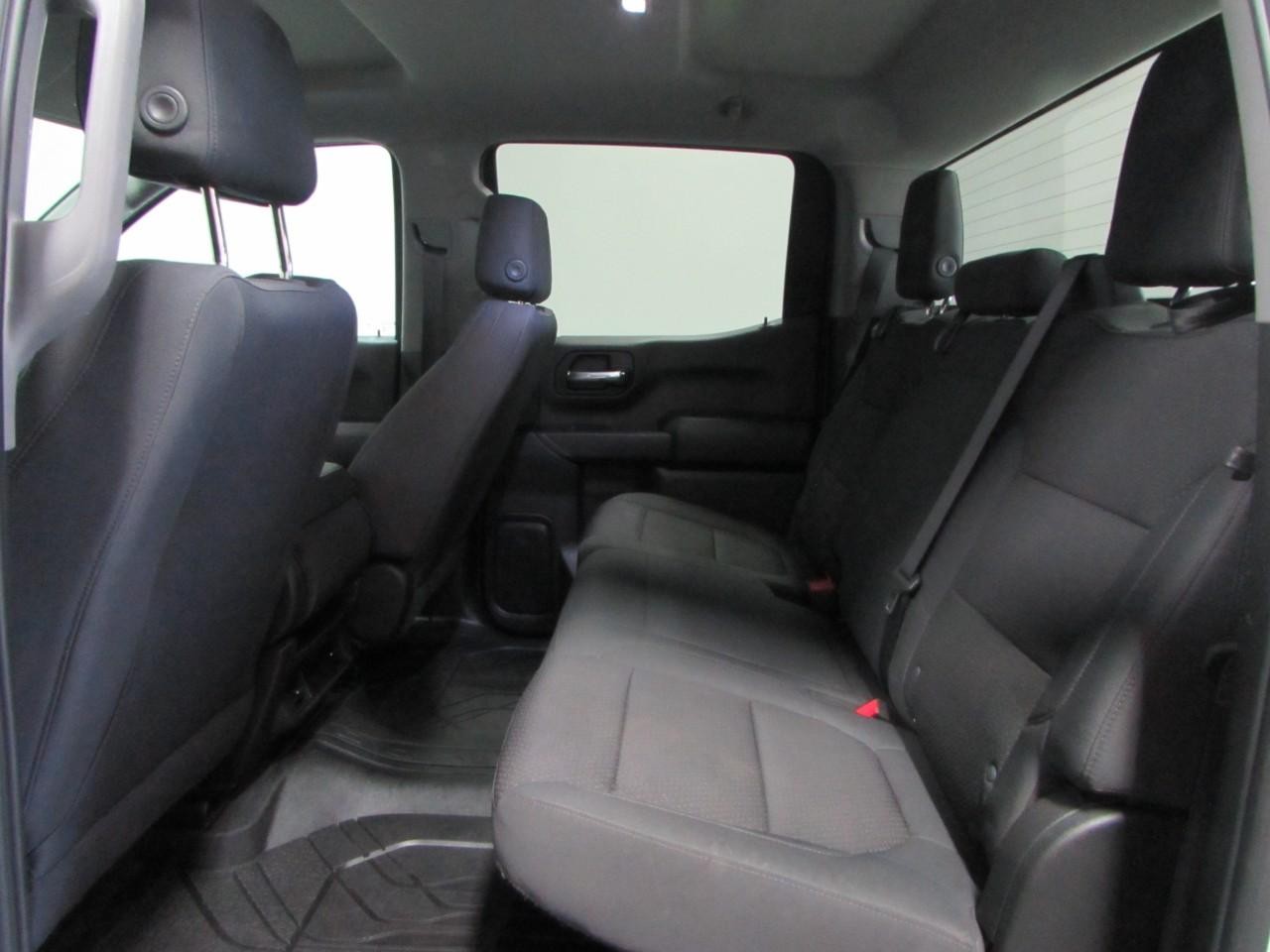 Chevrolet Silverado 1500 Vehicle Full-screen Gallery Image 15