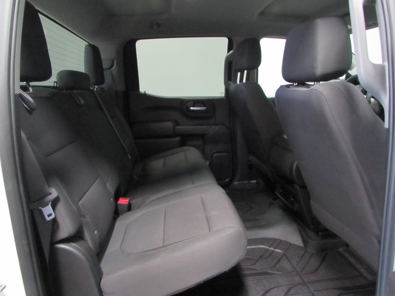 Chevrolet Silverado 1500 Vehicle Full-screen Gallery Image 19