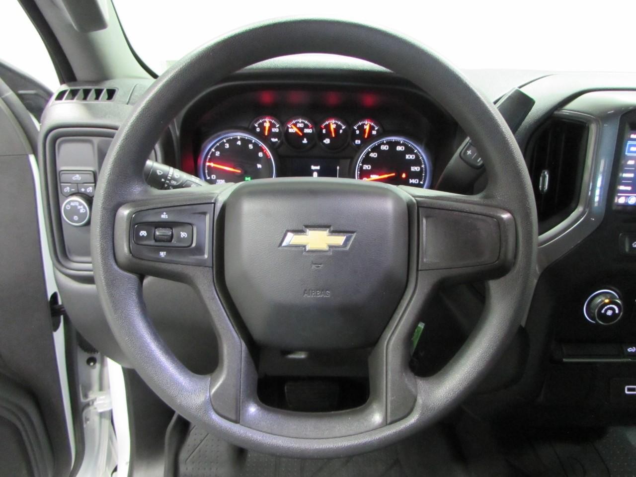 Chevrolet Silverado 1500 Vehicle Full-screen Gallery Image 22