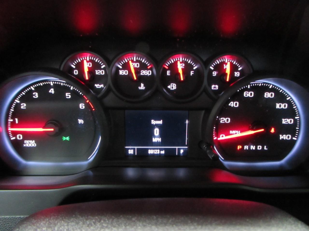 Chevrolet Silverado 1500 Vehicle Full-screen Gallery Image 24