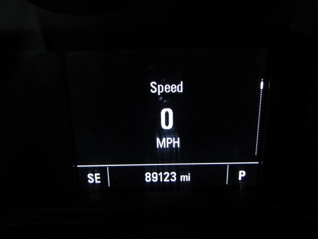 Chevrolet Silverado 1500 Vehicle Full-screen Gallery Image 25
