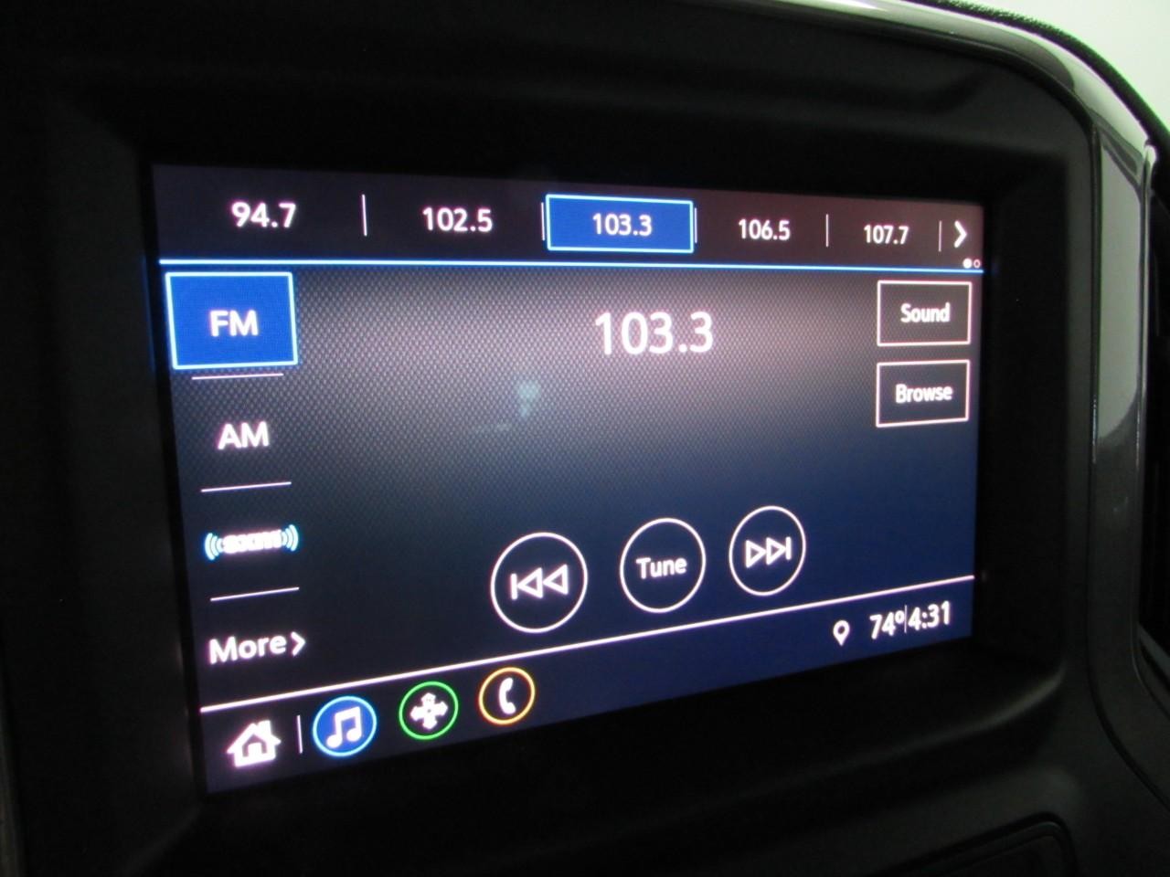 Chevrolet Silverado 1500 Vehicle Full-screen Gallery Image 26