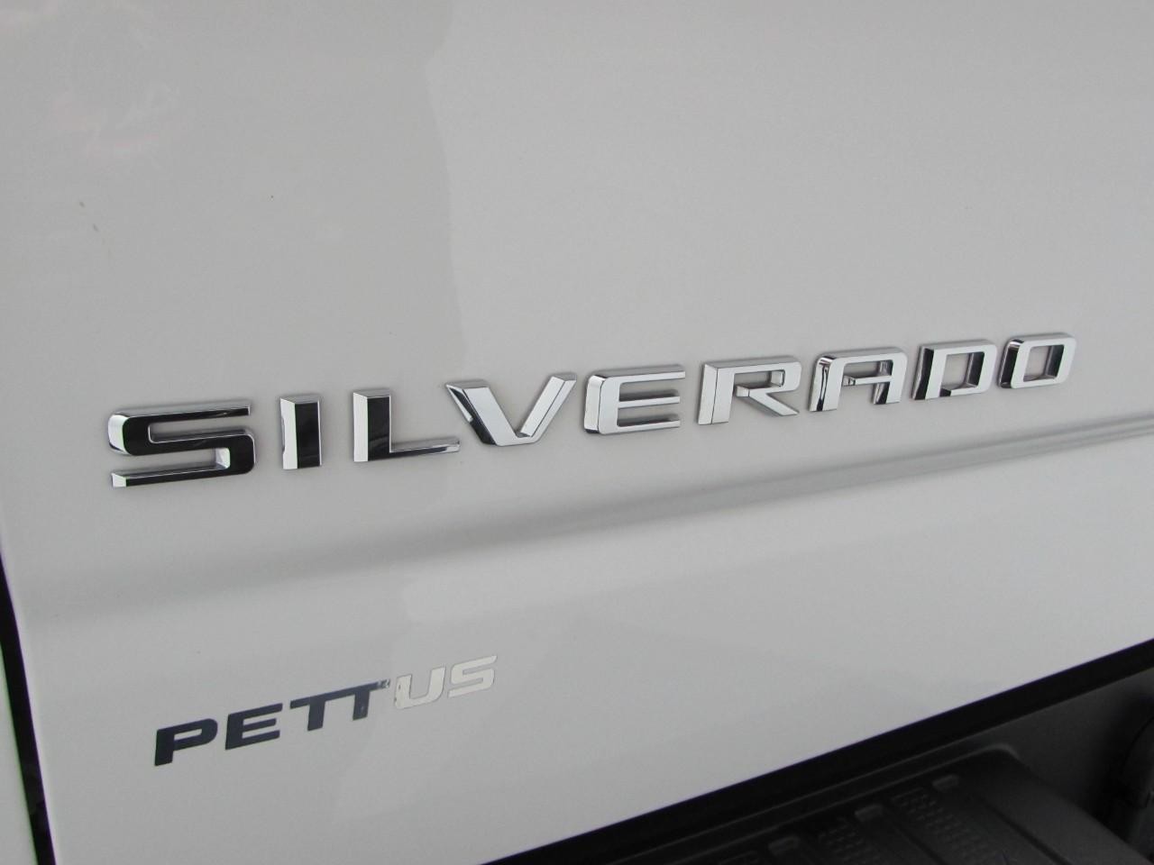 Chevrolet Silverado 1500 Vehicle Full-screen Gallery Image 31