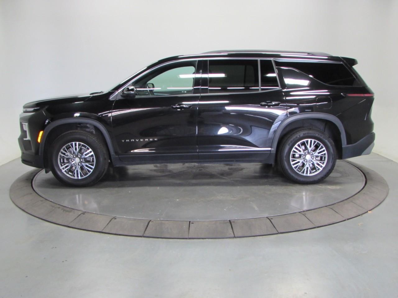 Chevrolet Traverse Vehicle Full-screen Gallery Image 04