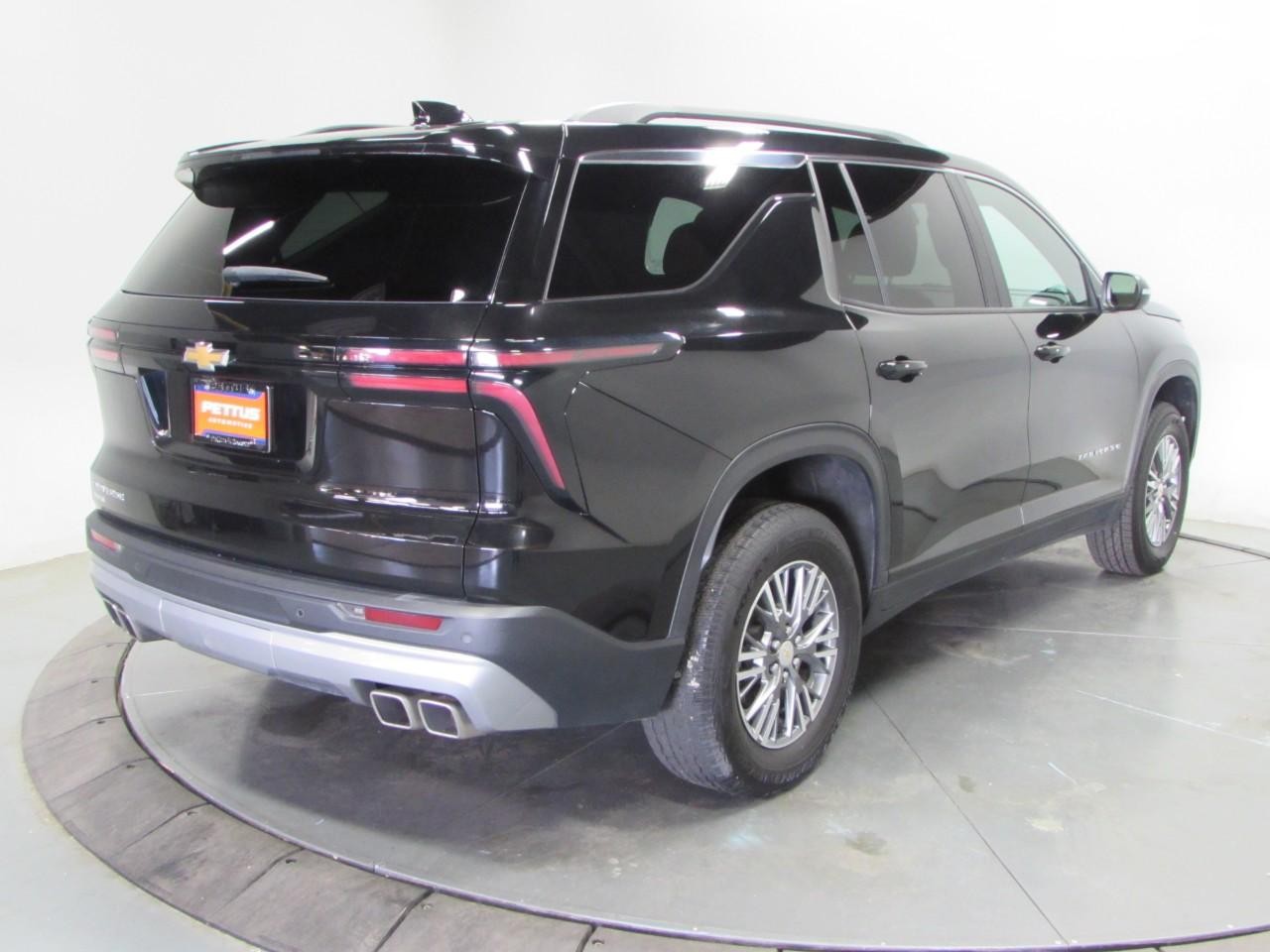 Chevrolet Traverse Vehicle Full-screen Gallery Image 07