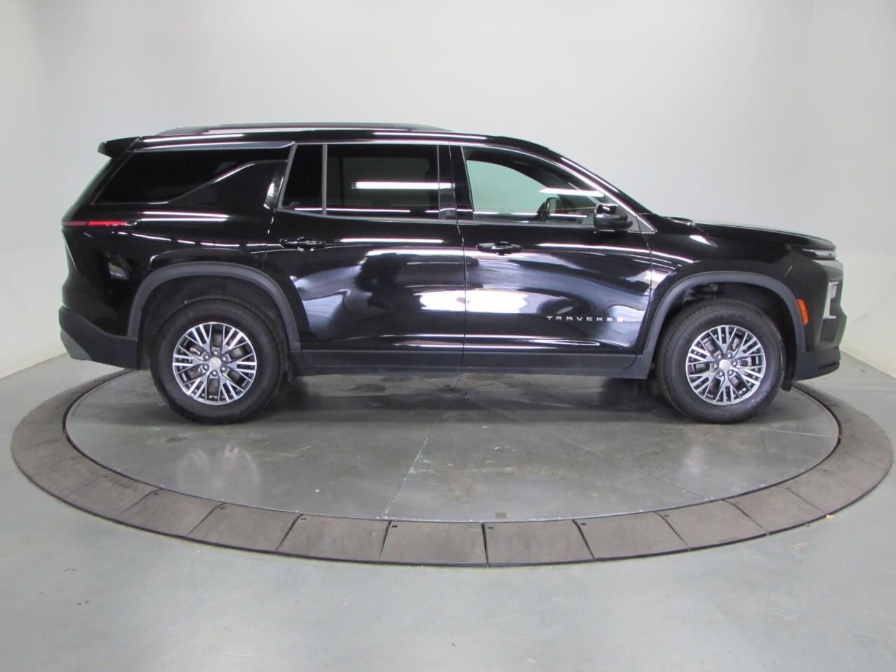 Chevrolet Traverse Vehicle Full-screen Gallery Image 08