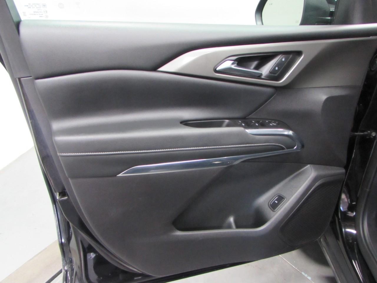 Chevrolet Traverse Vehicle Full-screen Gallery Image 12
